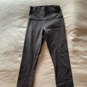 Black lululemon wunder under 7/8 leggings